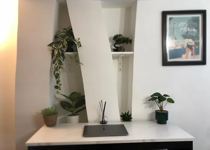 Hyper Centre 10 * París